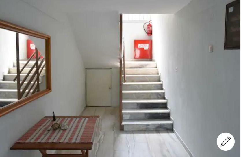 Prado Apartments Литокорон Екстериор снимка