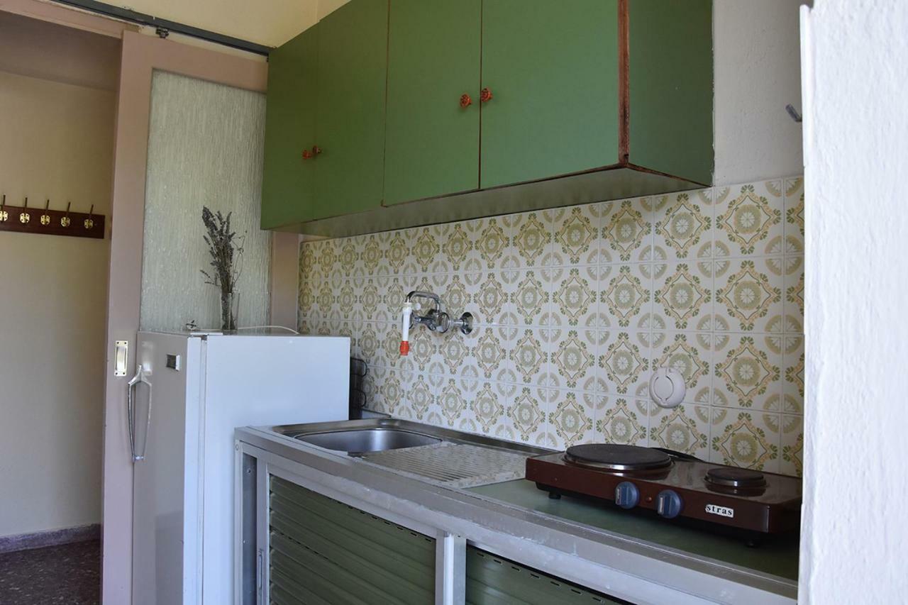 Prado Apartments Литокорон Екстериор снимка