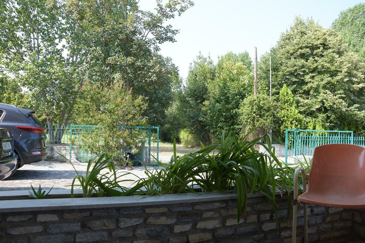 Prado Apartments Литокорон Екстериор снимка