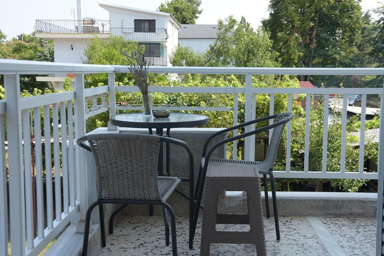 Prado Apartments Литокорон Екстериор снимка