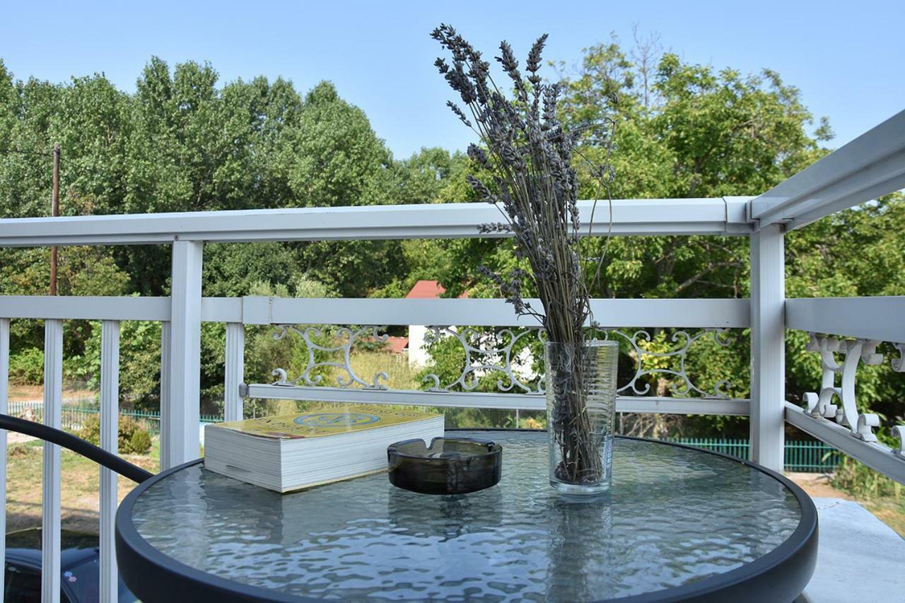 Prado Apartments Литокорон Екстериор снимка
