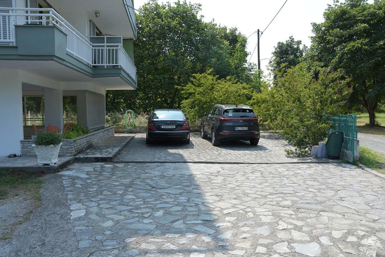 Prado Apartments Литокорон Екстериор снимка
